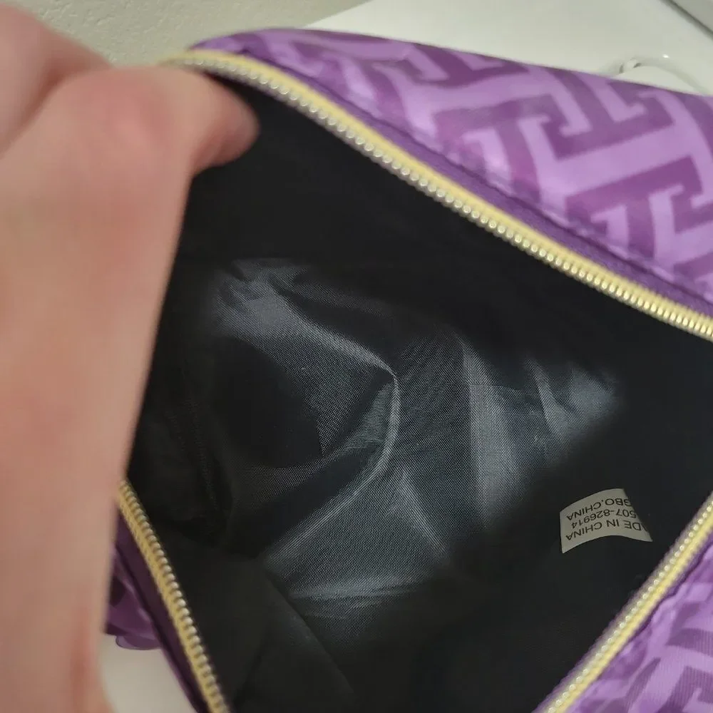 Adrienne Vittadini  cosmetic cases‎